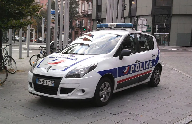 trajets autorisés : voiture de police