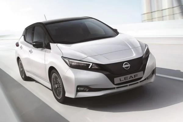 Nissan Leaf blanche