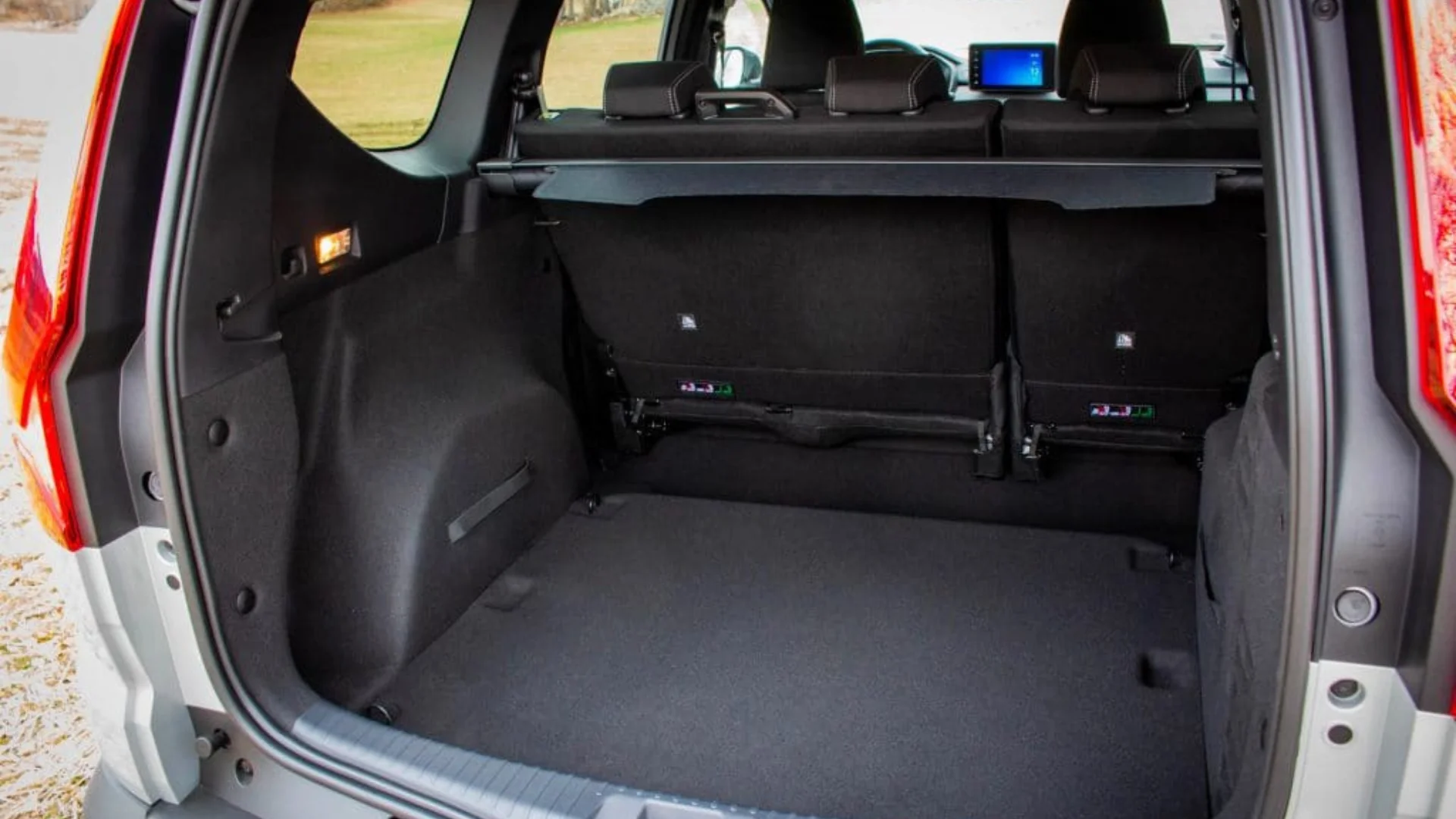 Thot - votre workspace 71 coffre Dacia Jogger 1 819 litres