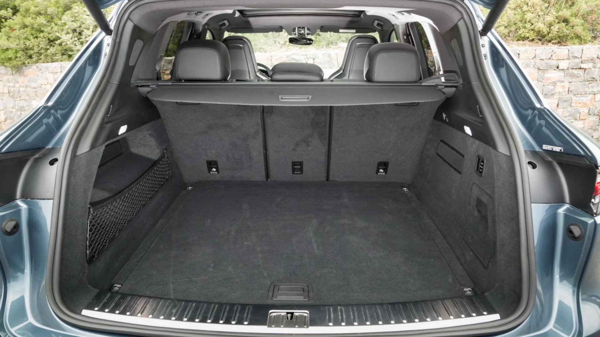 Thot - votre workspace 67 coffre Porsche Cayenne 1 708 litres