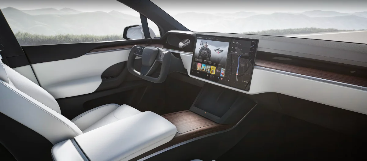 Tesla Model X tableau de bord 2024