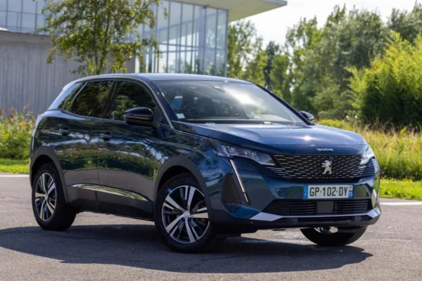 Peugeot 3008 300ch hybrid