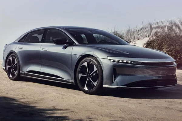 Choisir Lucid Air