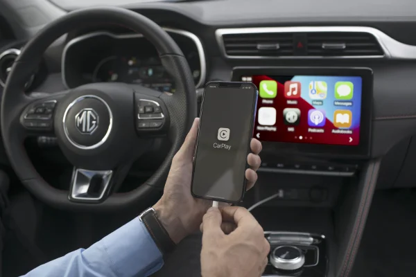 mg ZS connexion carplay