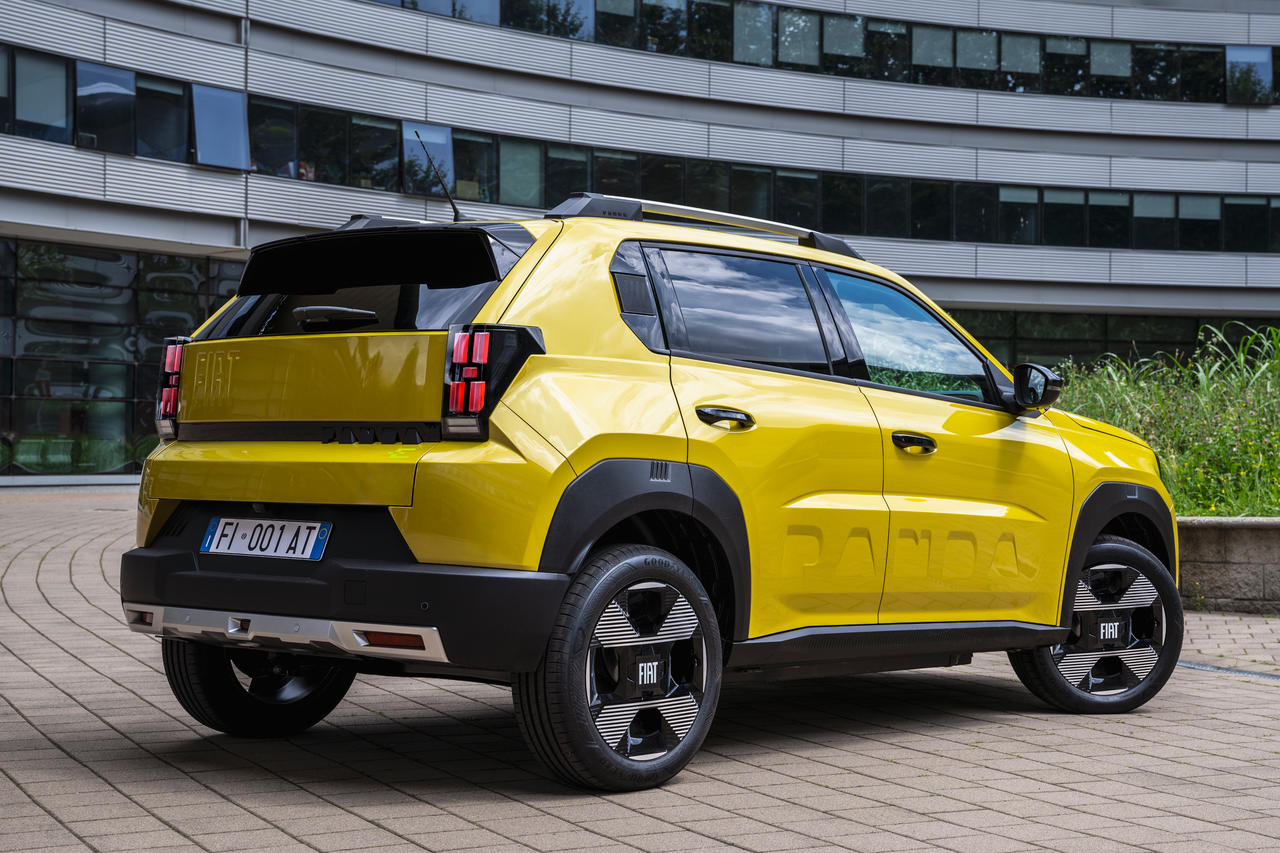 fiat-grande-panda-jaune-profil